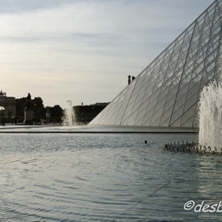 pyramide louvre-7