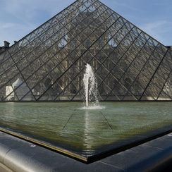 pyramide louvre-8